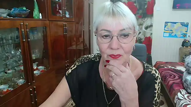 JenaCheim online show from November 3, 6:28 am