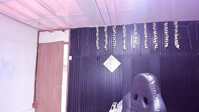 lalanaughty online show from November 25, 1:24 pm