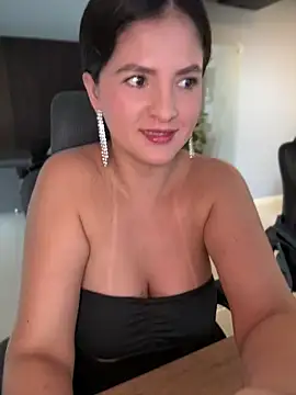 Carolina Novoa online show from December 15, 6:57 pm