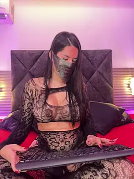 Zafira Alabi online show from March 8, 7:18 pm