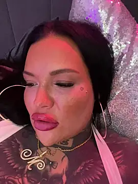  MelinaCurves  online show from November 9, 11:11 pm