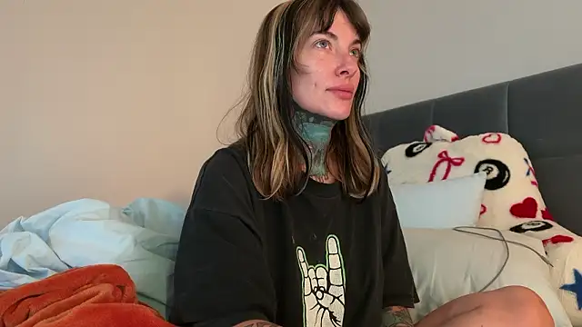 airgeadx online show from March 29, 7:57 pm