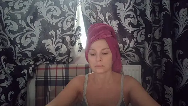 LindaStarS online show from November 4, 7:35 am