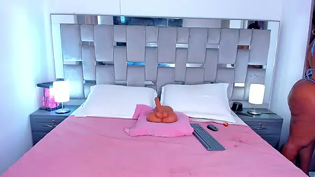 Cammiila online show from February 8, 4:44 pm