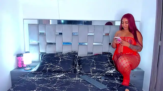 Cammiila online show from December 4, 4:30 pm