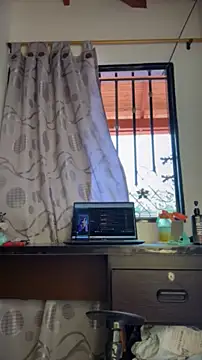 LINDA PATTY94 online show from April 8, 3:14 pm