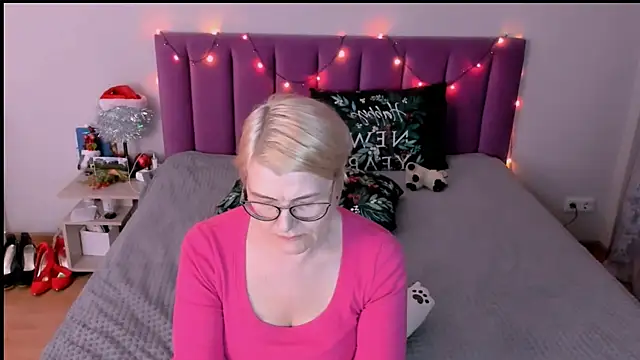 sabrinamacmarren online show from January 13, 6:23 pm