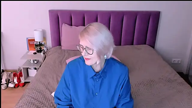 sabrinamacmarren online show from November 27, 3:26 pm