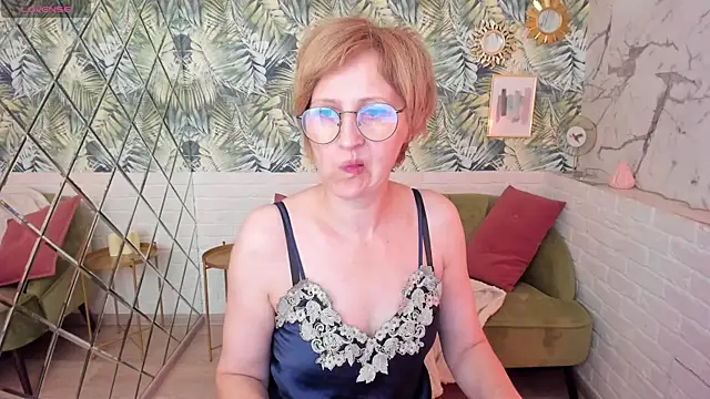 Paris Cherry online show from May 31, 6:09 pm