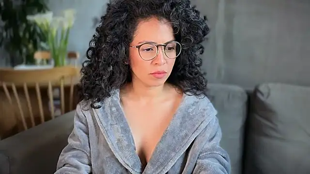 illaroom online show from April 20, 10:02 pm