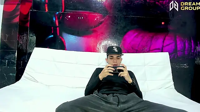 AmazingPartys online show from April 20, 7:39 pm