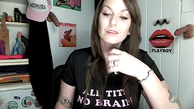 Lady the Tramp online show from November 22, 7:00 am