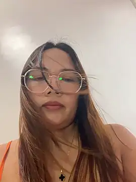 BURBERRY69 online show from June 7, 3:57 am