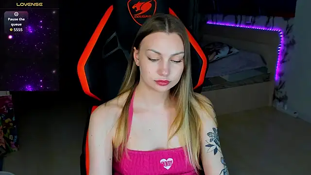 BiMolly online show from March 31, 8:09 pm