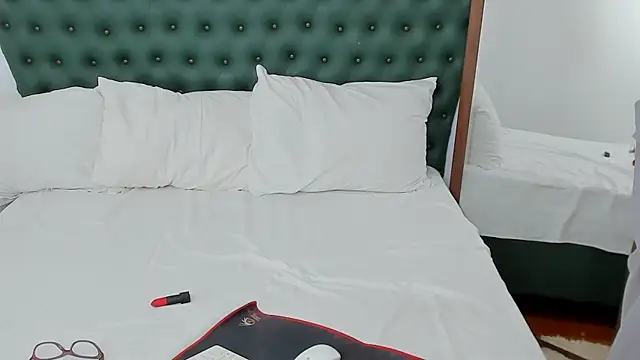 IvyHotFoxy online show from November 25, 3:36 pm