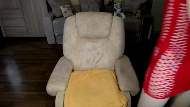 clementine online show from April 22, 8:44 am