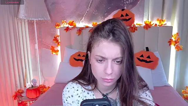 Snapshot of Eille_Elfie chatting on October 20, 5:21 am Eille Elfie online show from October 20, 5:21 am