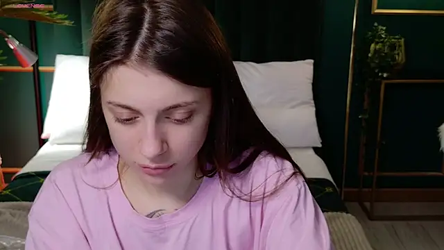 Snapshot of Eille_Elfie chatting on October 13, 4:59 am Eille Elfie online show from October 13, 4:59 am