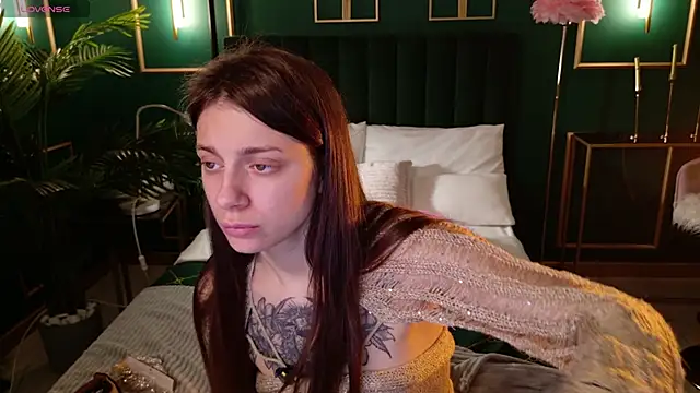 Snapshot of Eille_Elfie chatting on September 26, 4:43 am Eille Elfie online show from September 26, 4:43 am