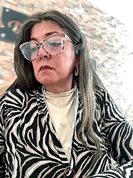 emma tour online show from December 17, 7:51 pm