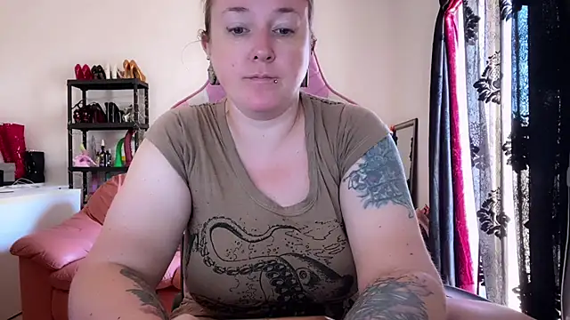 kisicaxx online show from September 21, 11:20 am