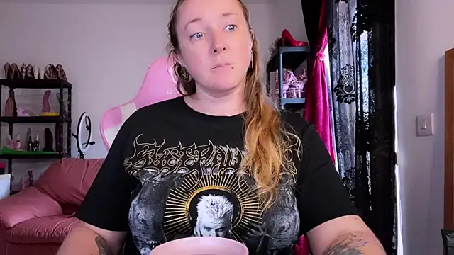 kisicaxx online show from November 3, 3:16 pm