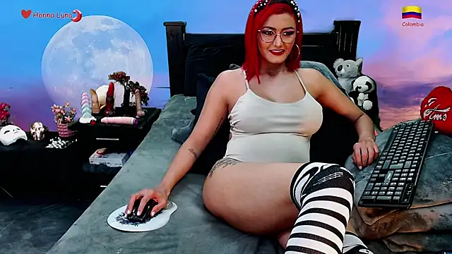 Hanna Luna online show from December 16, 7:58 am