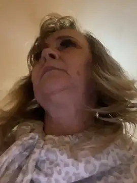 Irina2909xh online show from April 21, 12:36 am