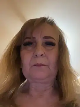 Irina2909xh online show from April 6, 11:17 pm