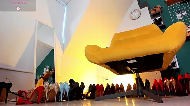 Ashley leon  online show from April 18, 3:03 pm