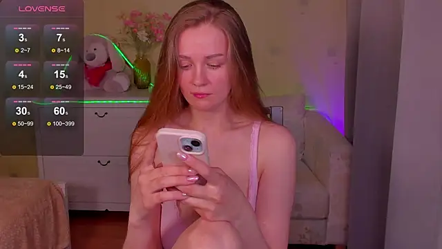 SweetMilkis online show from April 29, 9:20 pm