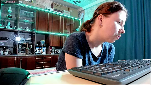 pa1e pr1ncess online show from September 8, 3:11 pm