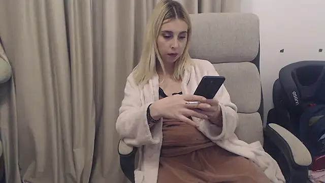 Aliss Hottie online show from October 30, 8:21 pm