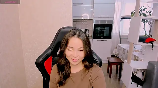 Snapshot of AyaMoon chatting on October 17, 5:43 am AyaMoon online show from October 17, 5:43 am