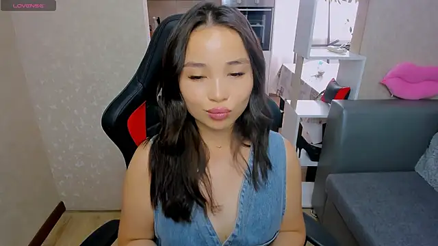 Snapshot of AyaMoon chatting on September 19, 7:18 am AyaMoon online show from September 19, 7:18 am
