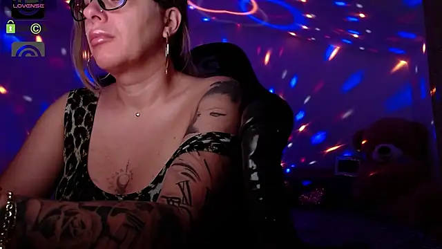 SonyaDevon online show from December 5, 4:12 am