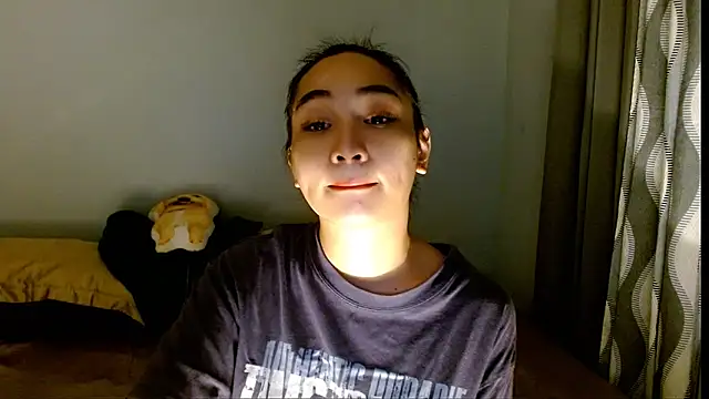 SweetLilly 18 online show from March 29, 5:06 am