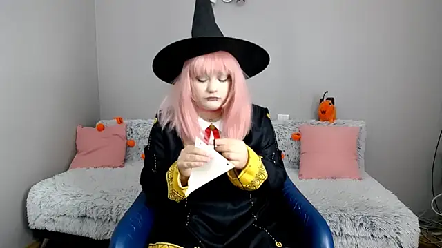 Estheri online show from October 28, 7:14 am