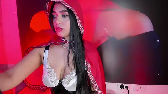 AMELIE xx online show from October 31, 1:15 pm