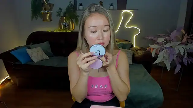 PollyOcean online show from September 18, 11:31 am