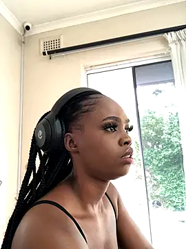 LuciousLips96 online show from November 5, 7:35 am