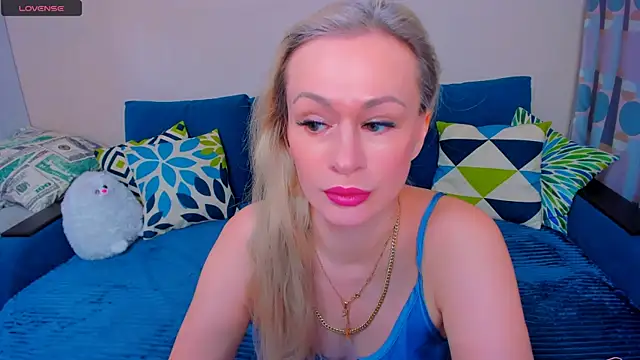 EllenMoore online show from November 11, 3:02 am