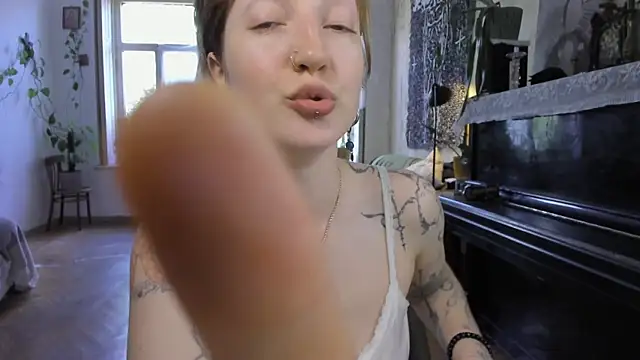 Miranda2 0 online show from April 30, 10:53 am