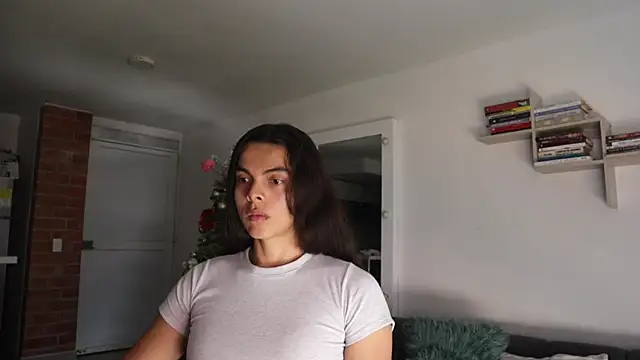  Vahos  online show from December 18, 6:12 pm