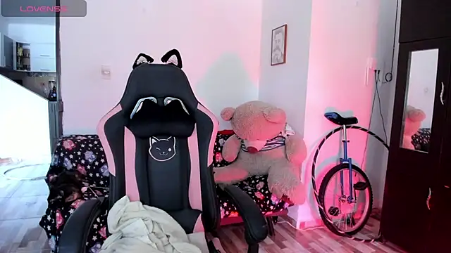 adrena 10 online show from March 17, 2:21 pm