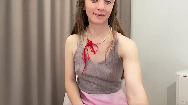 ShySchoolGirl online show from December 17, 3:38 pm