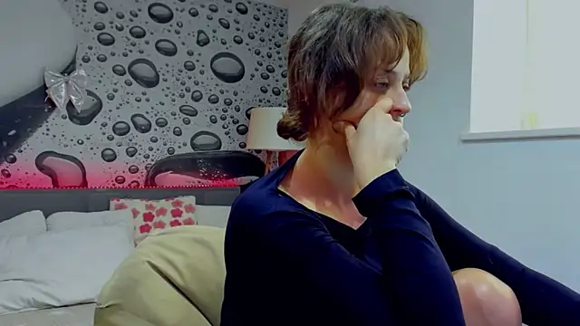 AlmaFancy online show from April 24, 5:32 am