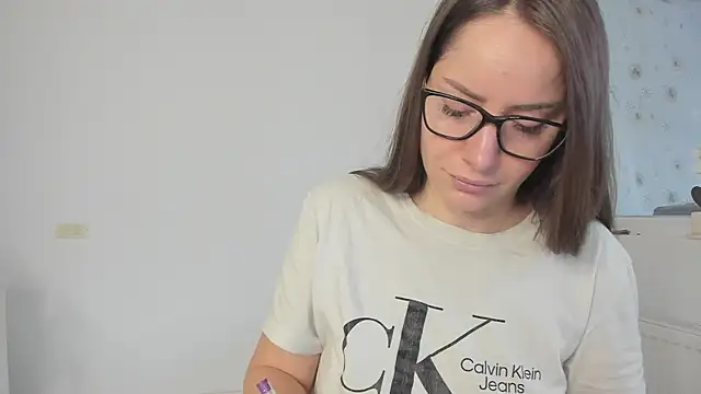 DiamondKay online show from February 5, 8:50 am