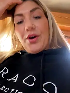 LittleMissEeve online show from November 10, 9:21 pm