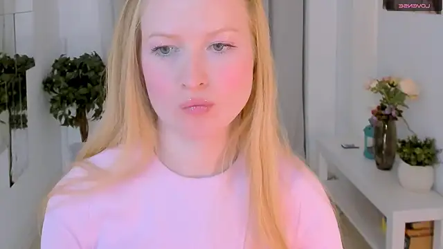 Laly Peach online show from October 7, 4:55 pm